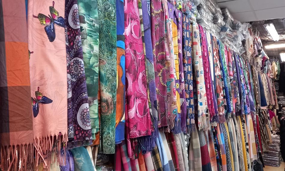 nabídka zboží v jednom z prodejních míst